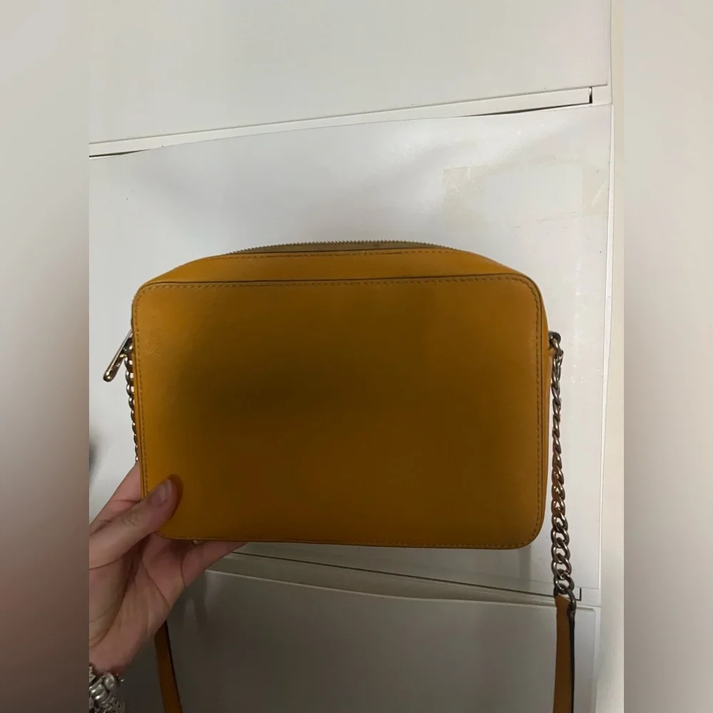 Michael Kors Jet Set Large Saffiano Leather Crossbody Bag - Picture 7 of 10